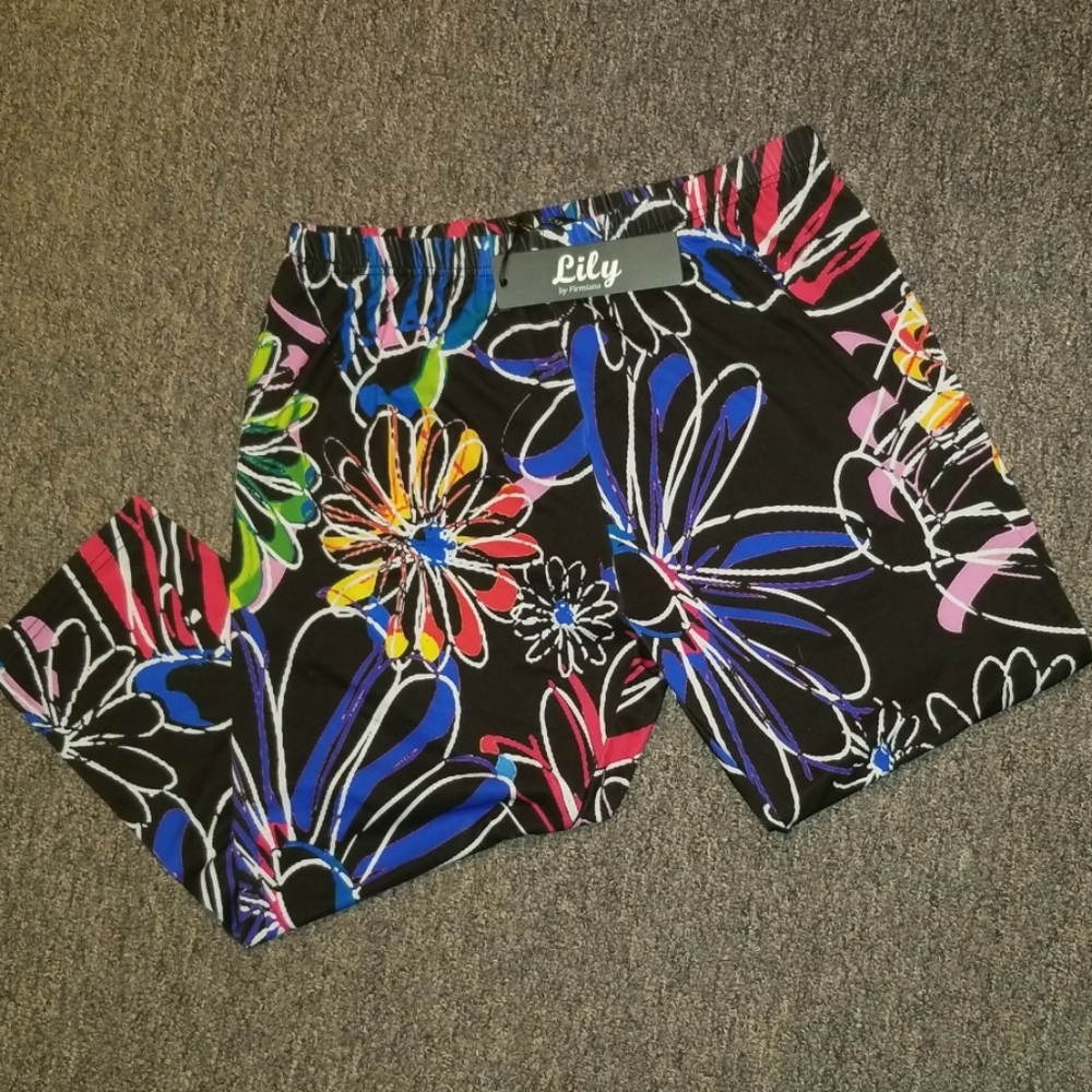 Capri length leggings BNWT size L/XL